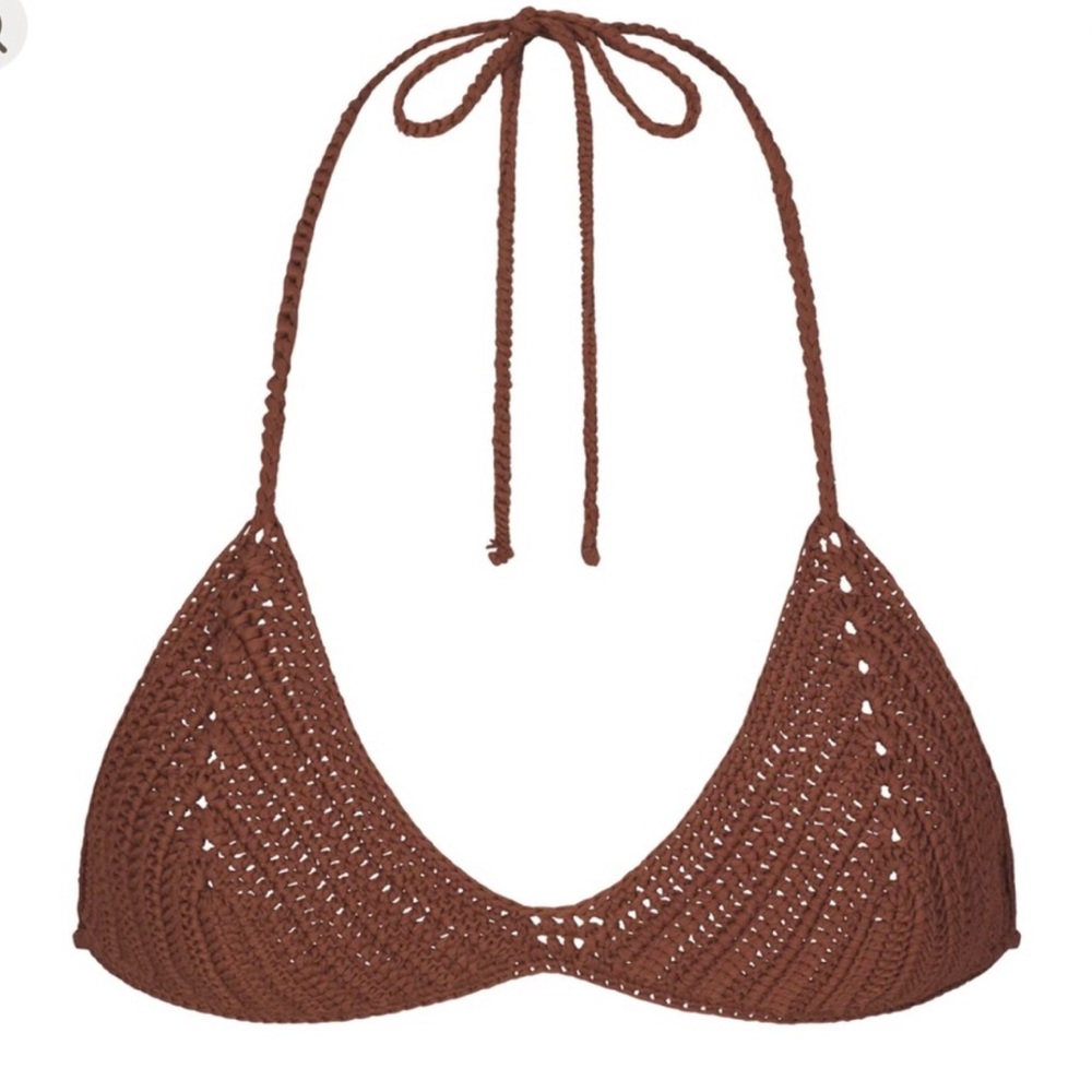 Skims CROCHET SWIM TRIANGLE BIKINI TOP | JASPER × 1
JASPER / M